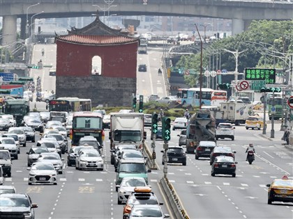 台北市忠孝西路14日起可騎機車 晚間11時至清晨6時開放