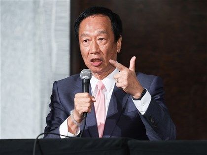 在野整合會談無共識 郭台銘盼藍白勿再糾結民調