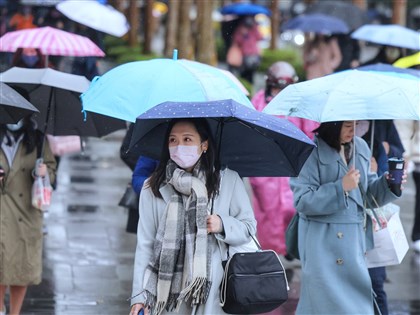 6日全台轉濕冷 北部高溫驟降逾10度