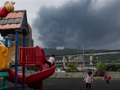 南亞塑膠廠大火燒12小時撲滅 新北稽查最重可罰500萬