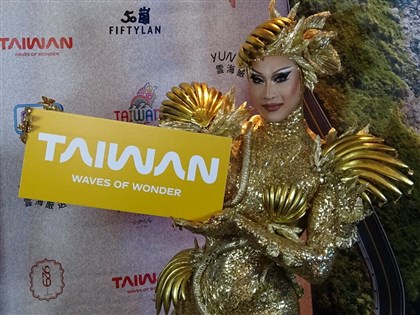 紐約LGBTQ+遊行妮妃雅宣傳台灣平權：總���接見變裝皇后很稀有