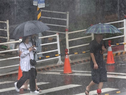 低壓帶影響全台有雨 中南部7縣市豪大雨特報