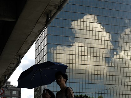 各地多雲到晴桃園以北防逾36度高溫 晚起東部水氣漸增