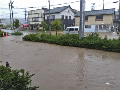 日本石川降警報大雨 能登災區河川氾濫道路淹水