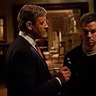 Russell Crowe and Mark Wahlberg in Broken City (2013)