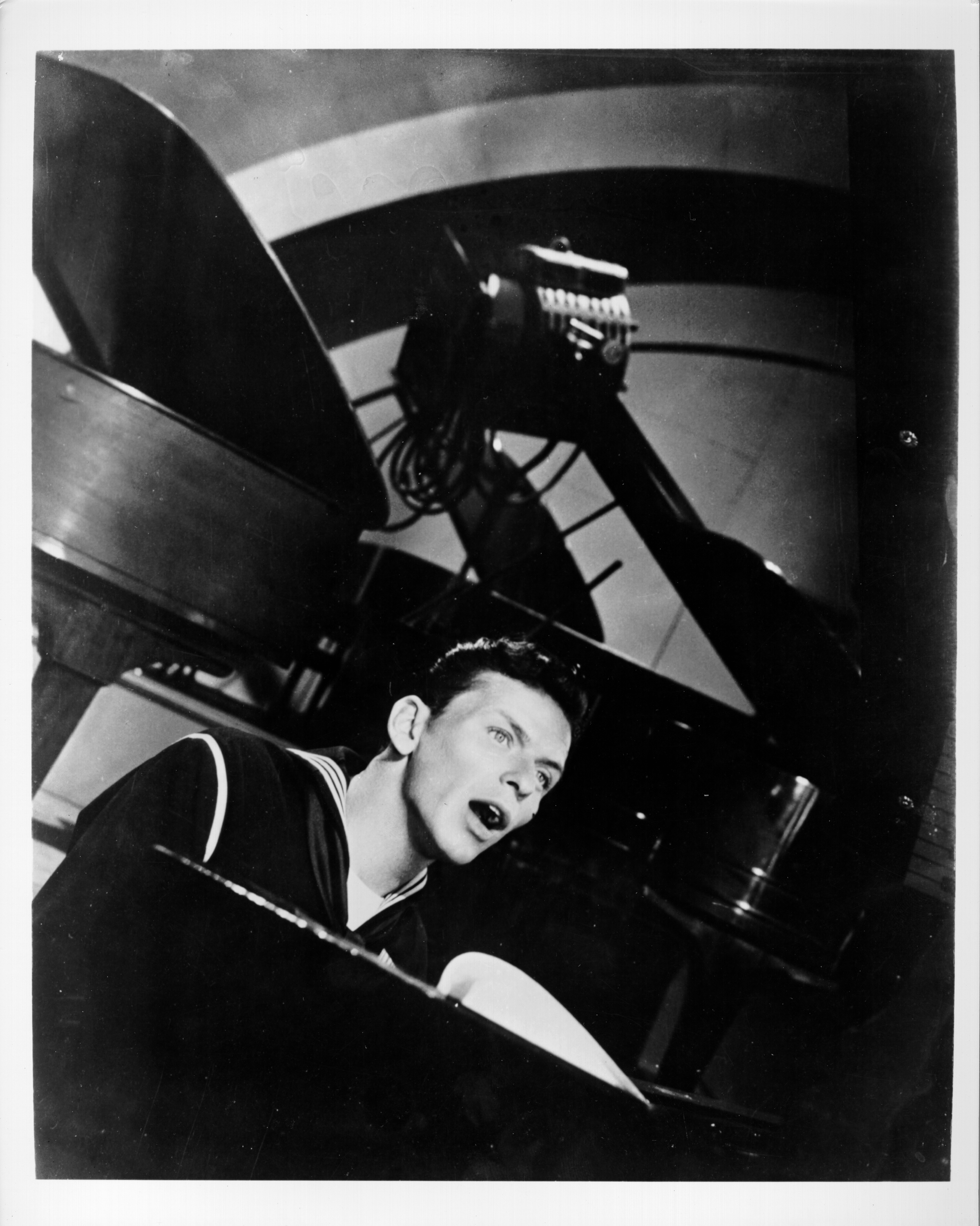 Frank Sinatra in Anchors Aweigh (1945)