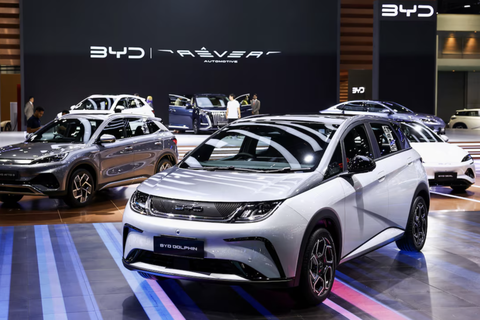 歐盟執委會宣布自7月4日將對中國進口電動車加徵關稅，比亞迪（BYD）汽車將被徵收...