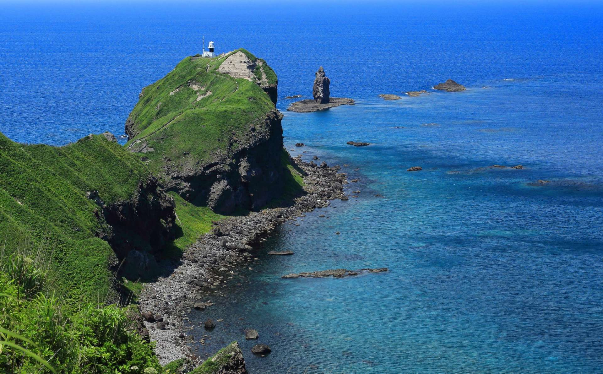 着700米步道行至海岬前端，可一望环绕300度的大全景