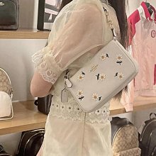 台灣現貨 全新正品 COACH NOLITA 19 C3356 DAISY 立體小雛菊 白色皮革 LV麻將包 腋下包 單肩包