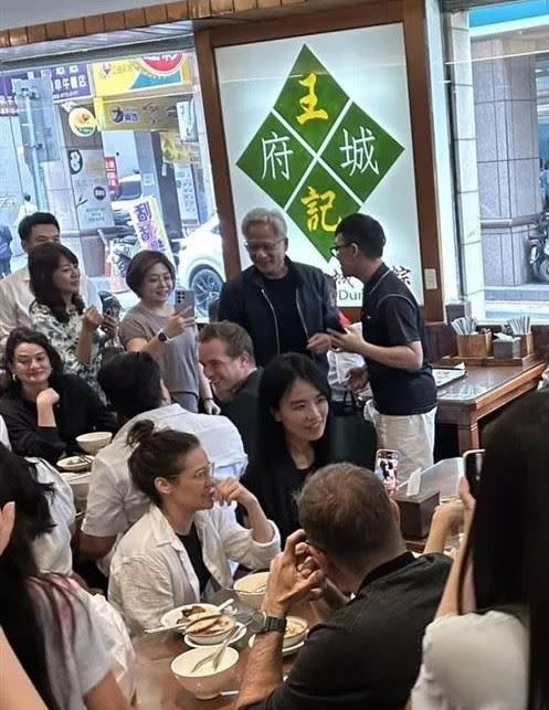 黃仁勳帶國外友人來吃肉粽。（圖／翻攝自Google Map）