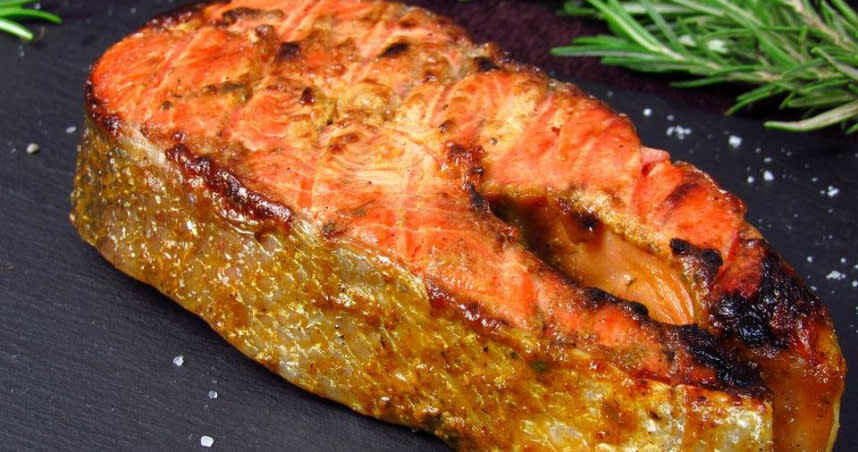 鮭魚極具營養價值，尤其Omega 3脂肪酸有助擺脫身體發炎。（示意圖／翻攝自pixabay）