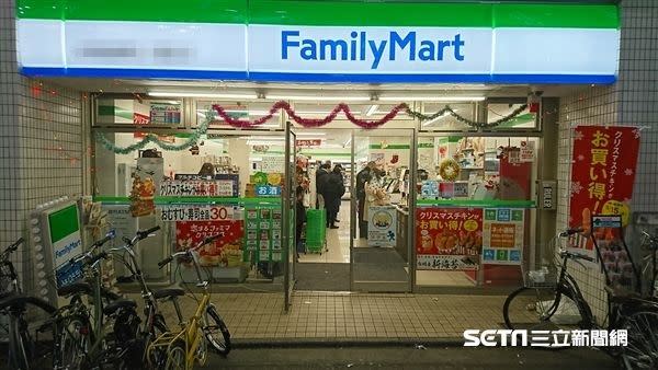 日本網友分享， 有好幾名7-11、Lawson店員走進全家，畫面引發熱議。（示意圖／資料照）