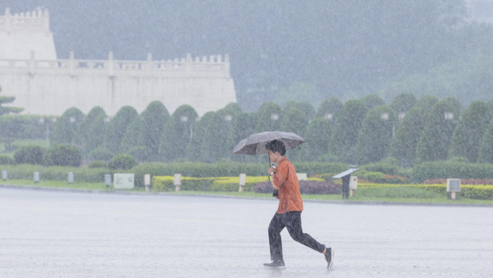 雙北、桃園、新竹有大雷雨示警訊息。資料照片。廖瑞祥攝