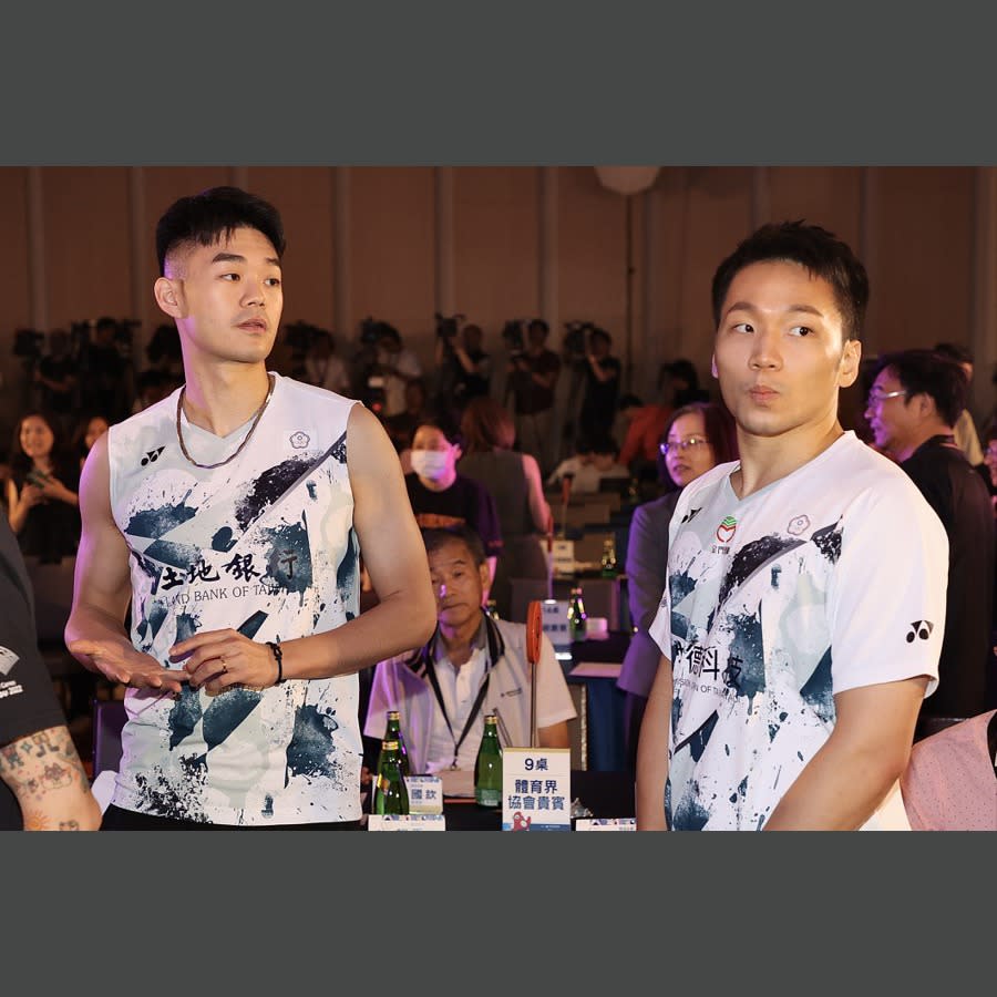 羽球選手王齊麟（左）與李洋 （右）出席記者會。記者林伯東／攝影