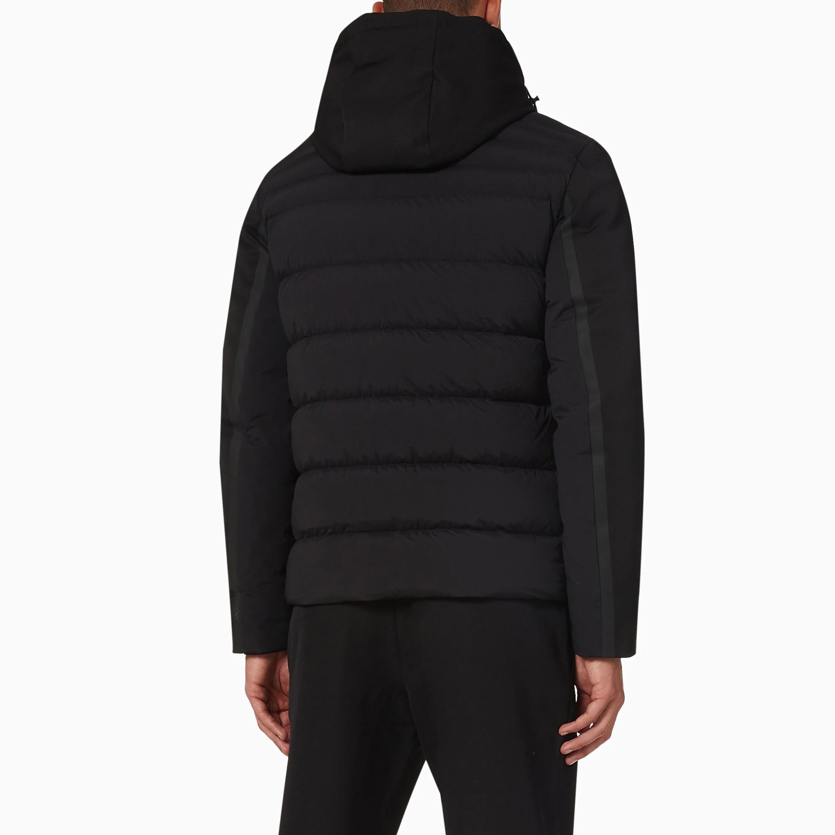 [全新真品代購-F/W22 新品!] MONCLER 霧面黑色 連帽 羽絨外套