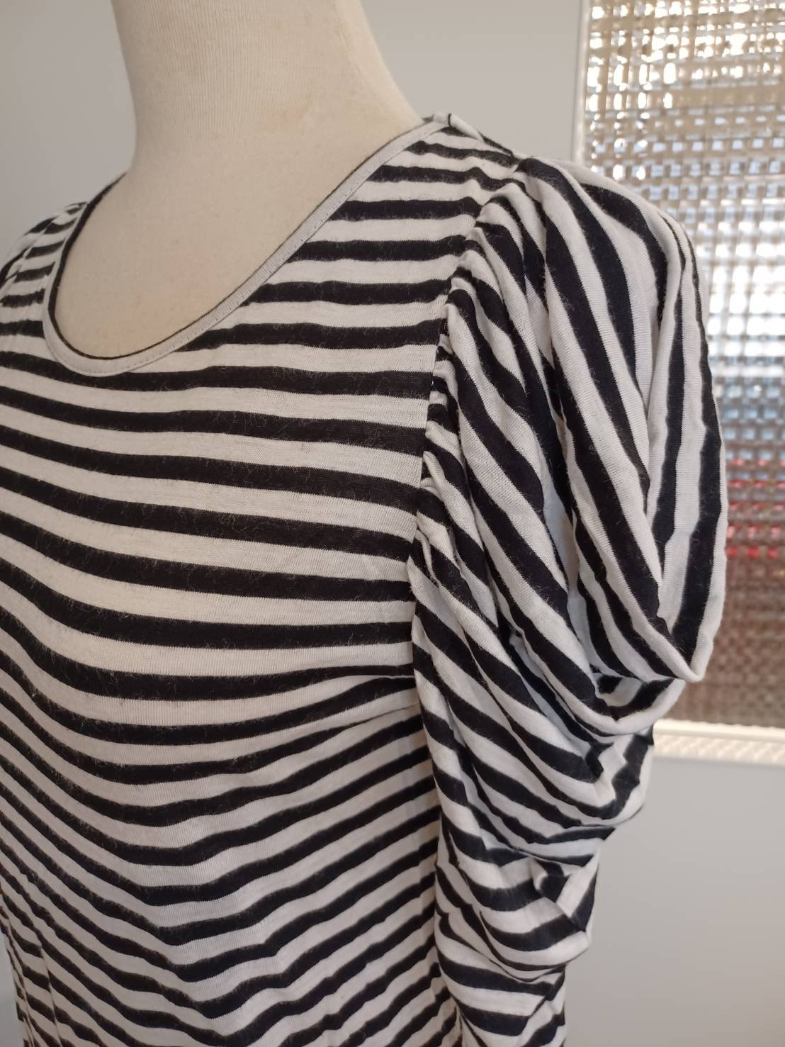 JEANASIS  ♥日本品牌♥ 黑白條紋拼接  公主袖壓褶造型  長袖上衣  下殺價990元 (不議價)