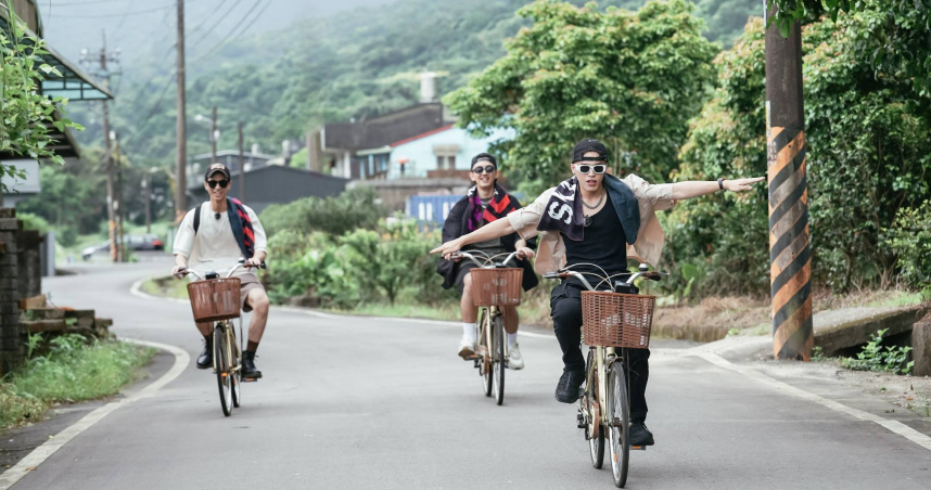 李哲言、高有翔、周子逸心情不好，3人騎上腳踏車來場夏日大作戰。（圖／三立提供）