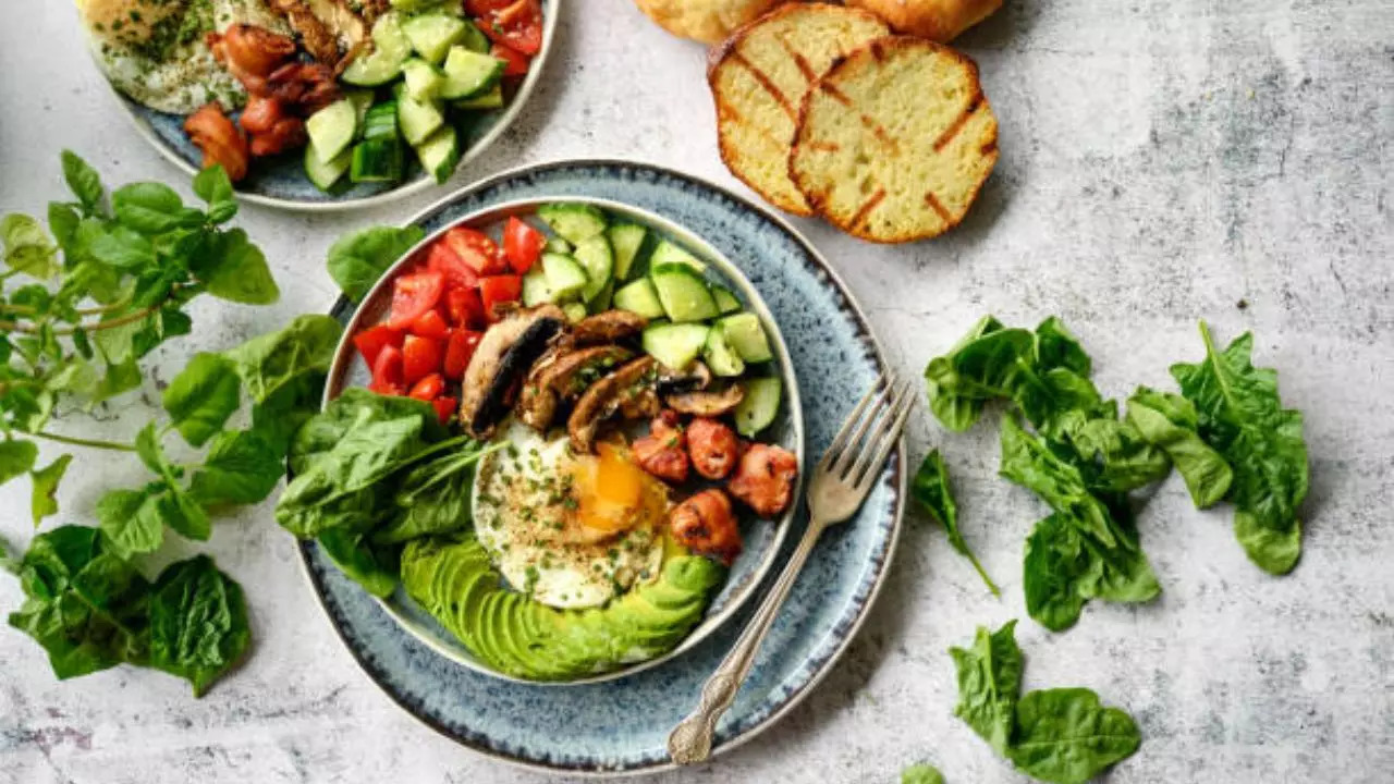 Pros and Cons Of Ketogenic Diet You Must Know According To Nutritionists