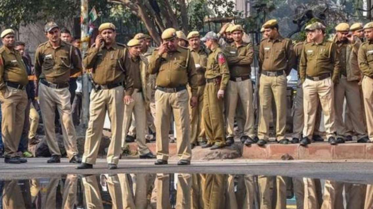 Heightened Security Traffic Curbs In Ghaziabad After Car Hits Kanwariyas