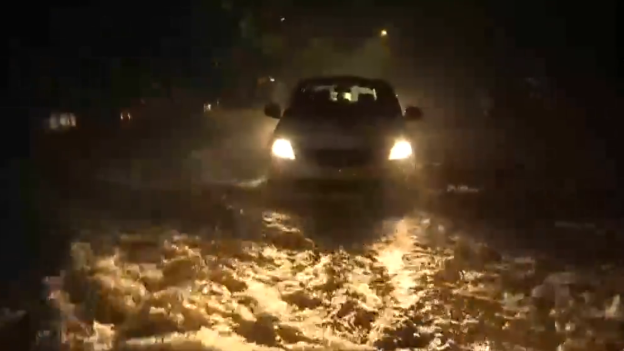 Delhi Rains Waterlogging Across National Capital Commuters Face Difficulties- VIDEO