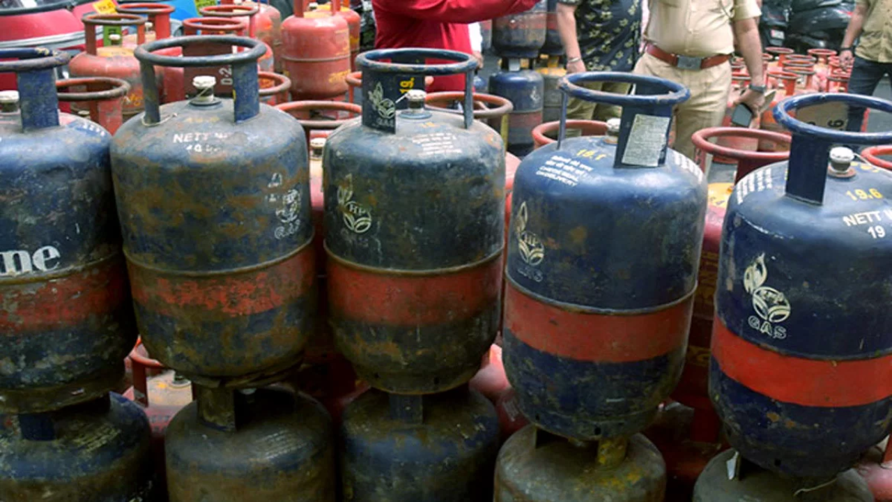 LPG Cylinder Prices Increase by Rs 650 Per Bottle Check Latest Rate