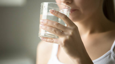 Warm water vs cold water: Which is best for weight loss