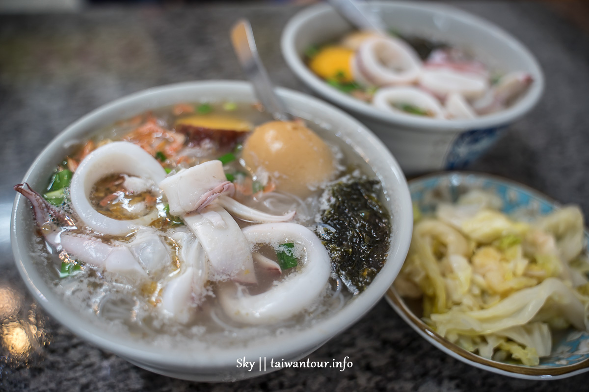 【單一純賣 什錦雞湯米粉】花蓮市必吃美食免費加湯加米粉吃到飽.李明義