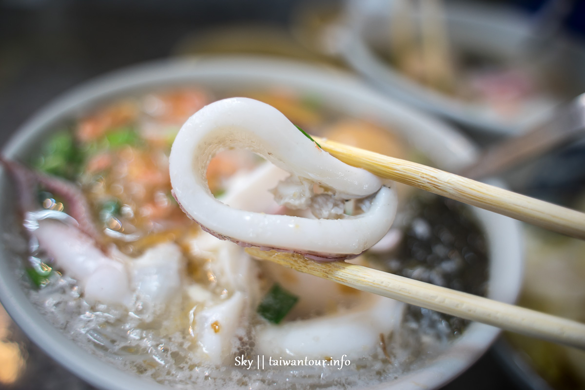 【單一純賣 什錦雞湯米粉】花蓮市必吃美食免費加湯加米粉吃到飽.李明義