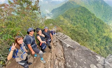 台中｜鳶嘴山，7小時驚險刺激,左跪右爬的完攀中部最美的中級山脈！