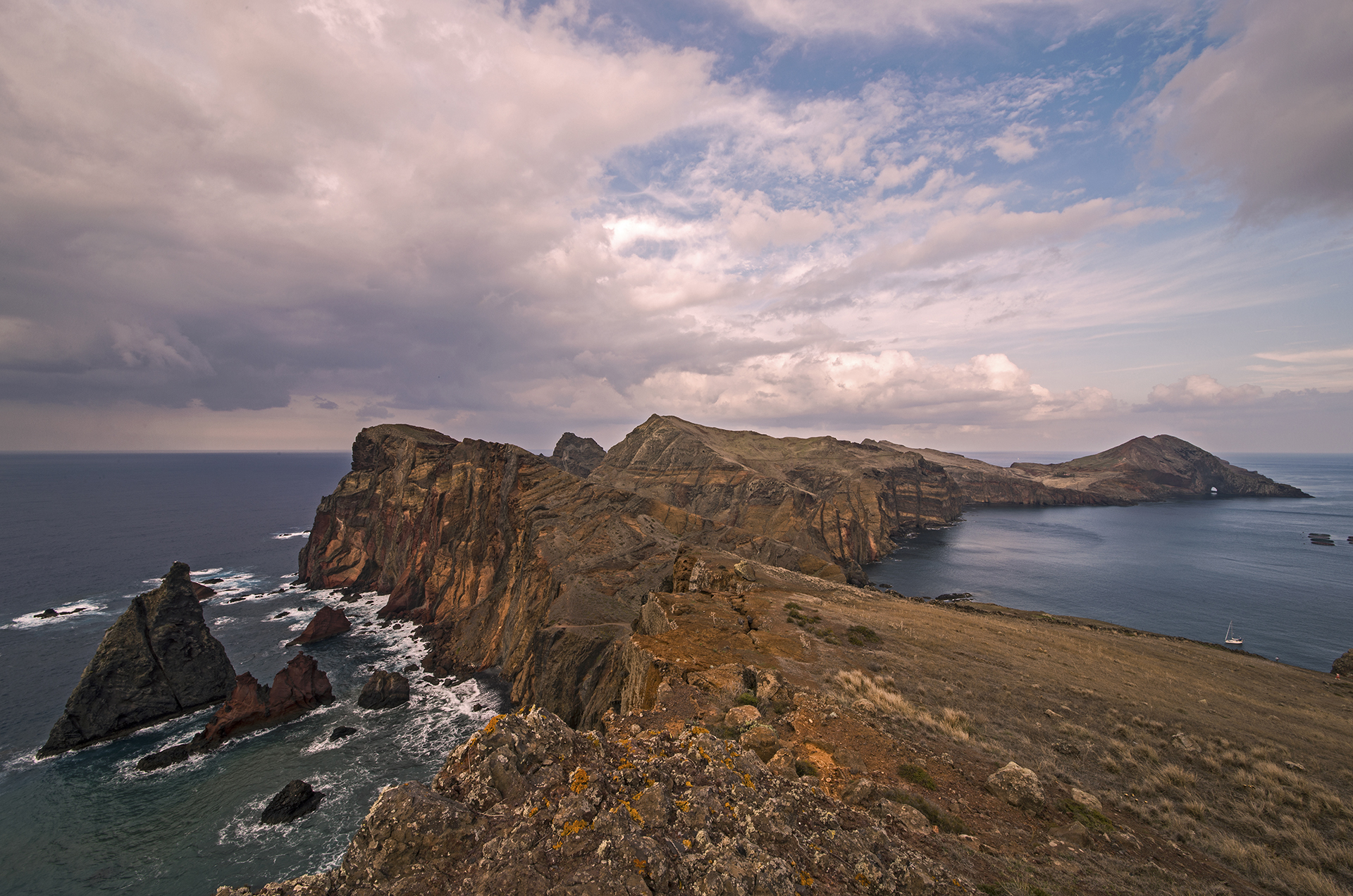 Capture of Ponta de São Lourenço, Madeira island. By Jorge Nelson Alves, CC-BY-SA-3.0.