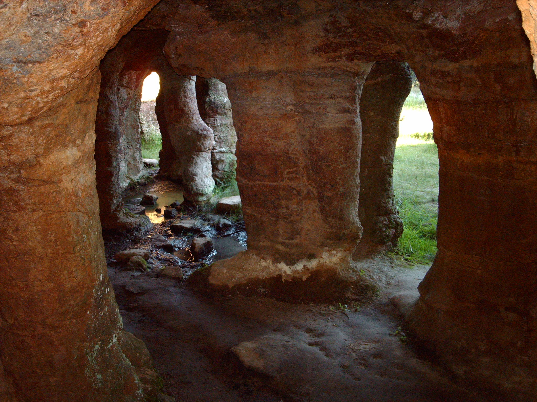 Grutas del Palacio Natural Monument in Flores, Uruguay. By Marcelo uy 1959, CC-BY-SA-3.0-UY