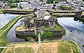 Cymraeg: Castell Caerffili English: Caerphilly Castel