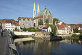 Blick von der Altstadtbrücke auf das historische Waidhaus und St. Peter und Paul