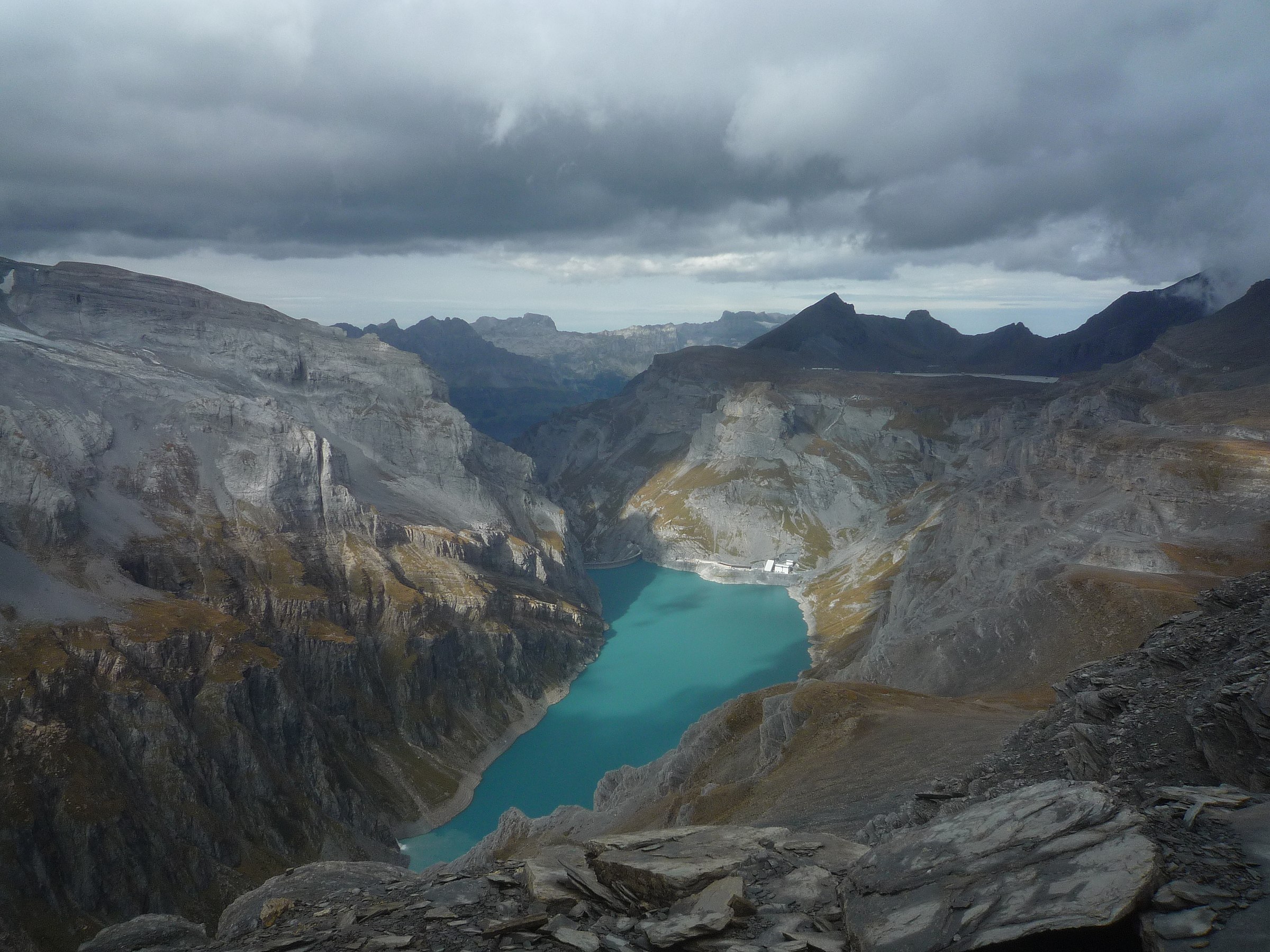 Limmernsee with the cablecar to erect the Muttsee dam by Caumasee