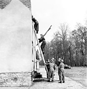 Protection Civile. Fontainebleau Center - DPLA - 0a3222aeff14a2e759f791621b4dd78c.jpg