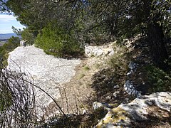 Terrasse naturelle Oppidum de Saint-Julien - La Bastidonne, Vaucluse.jpg