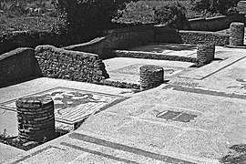 Ostia Antica Forum of the Corporations 1979-08-07.jpg