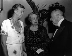 Eleanor Roosevelt, Edith Wilson and Josephus Daniels cph.3b07516.jpg