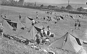 Bundesarchiv Bild 133-045, Hitlerjugend, Zeltlager.jpg