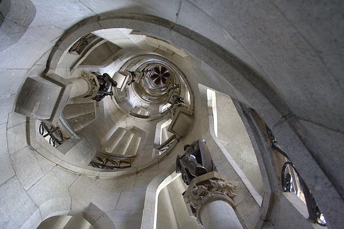 2: stairs inside the Halle Gate, Brussels. Lorenae