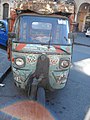 Painted pickup. / Ape Piaggio decorata.