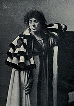 Thumbnail for File:Julia Marlowe as Valeska.jpg