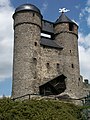 sogenannter Doppelbergfried (da mit Verbindungsbau) bei Burg Greifenstein, Hessen