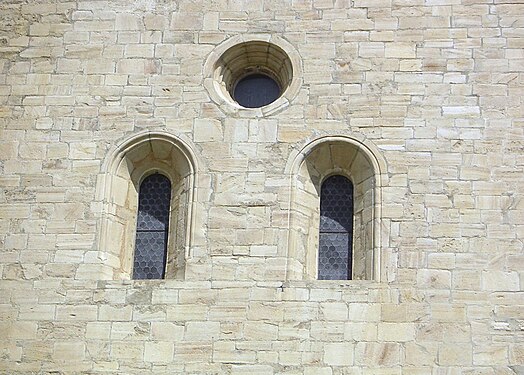 English: Windows of the bishop`s chapel Deutsch: Fenster der Bischofskapelle