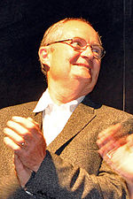 Thumbnail for File:Jim Broadbent (cropped).jpg