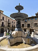 Font de la plaça de l'església de Mora de Rubiols 5.jpg