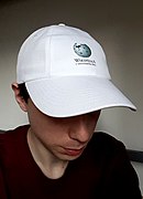 Casquette Wikipedia.jpg