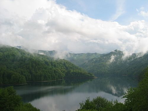 Göy-göl lake © ElnurMustafa