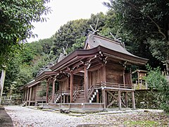 Niu-Sakadono-Shrine-03.jpg