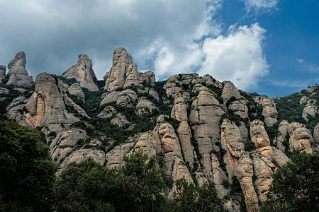 Rock formations of Montserrat © Mikipons